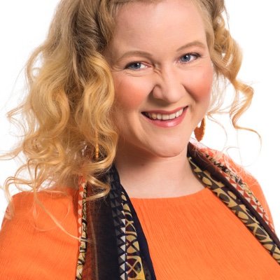 DisaKamula's profile picture. FM #teatteriohjaaja #dramaturgi #kohtaamiskouluttaja #fasilitoija #kulttuuripuutarhuri #tarinamuotoilija #yleisötyöntekijä #jälleenrakentajat #kohtaamistentila