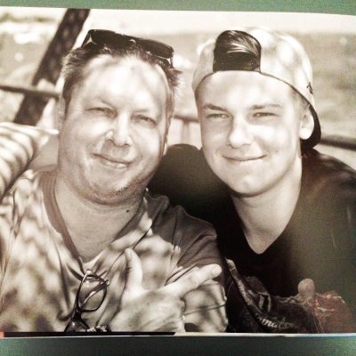 HowestBeau's profile picture. 🎨 grafisch ontwerp
🛹 skater
👨‍🎓 student Ho-West Brugge