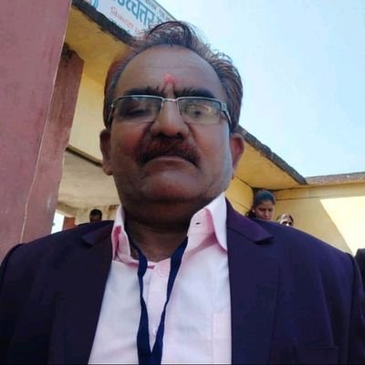 कवि, हास्य व्यंग से लगाव, अध्यात्म में रूचि, स्वतंत्र विचारक, आर्थिक आधार पर आरक्षण का समर्थन।