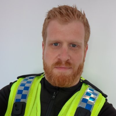 Special Constable @WakefieldPolice | Don't report crime via Twitter | Telephone 101 or 999 in an emergency | @WYP_Specials | @WestYorksPolice | Views are my own