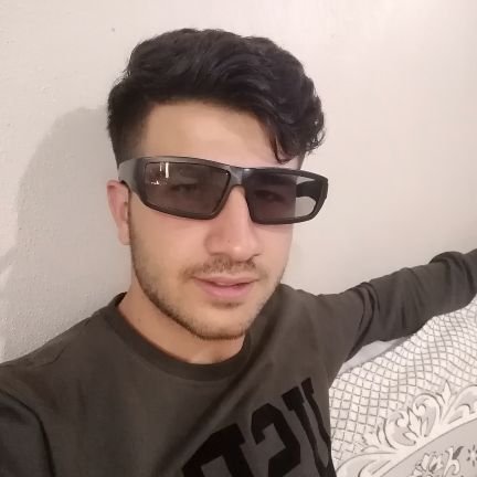muslum_sair's profile picture. Yabanci bir müzik gibiyim dinliyenim çok ama anlıyanım az be iki gözüm ✌️✌️