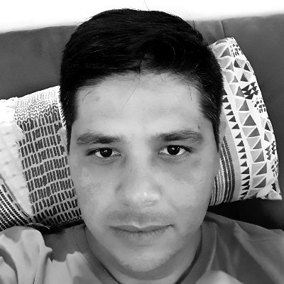 Formado em Processamento de Dados, Pastor Evangélico, casado com Marielly , pai de duas filhas, Consultor e Empresário do Ramo de TI