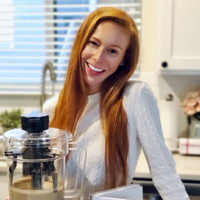 Weight loss expert with a PhD in  Nutrition who loves creating & sharing healthy, vegan, budget-friendly recipes! Find them at https://t.co/IudiryvVa6!
