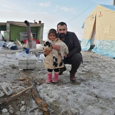 Kişi odur bıraka bir eser
Eseri olmayan yerinde yeller eser....