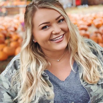 Boston. Animal lover. Writer. Adventure capitalist. Swiftie. → PR pro at Crackle. ← Working on a story? Tell me about it! Mackenzie@cracklepr.com