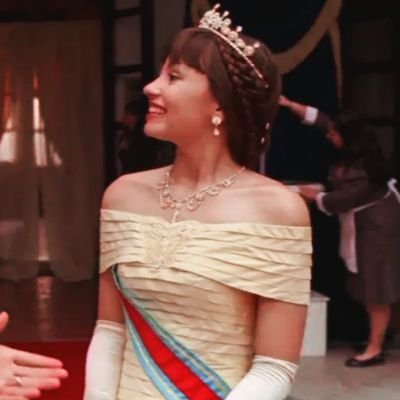 ❏ ¨̮ — Wɪᴛʜᴏᴜᴛ ᴛʜᴇ 𝙘𝙧𝙤𝙬𝙣 I ᴀᴍ sᴛɪʟʟ ᴛʜᴇ queen༊ ೄྀ࿐ ˊˎ- ¡ 17 years in this world ! #OperaciónVPP