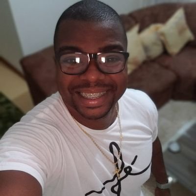 Sou apaixonado pela minha profissão de Enfermeiro e por todos que me querem bem.