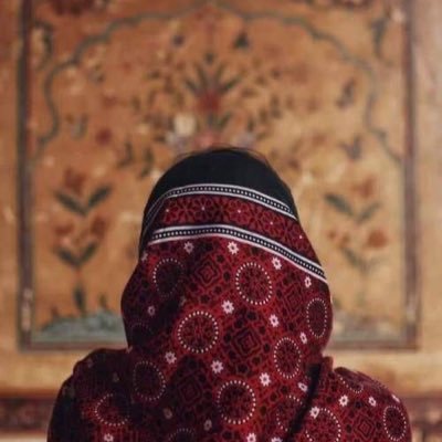 gadah1222's profile picture.
