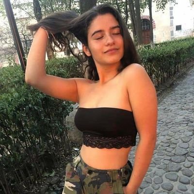 ZuriVazquez11's profile picture. 