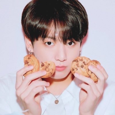 ELFAMOSOJK's profile picture. Not sponsored 😳