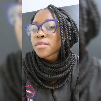 Owner of NeedleZ Piercings and Tattoos #18763924347 ; She creates ART. Thalassophile. Where sex, sense and nonsense prevail. 😊 ProHappiness. 💜