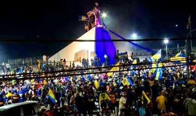 trabajar socialmente en mi ciudad , siempre con estos colores como bandera💙💛💙
YAYO PRESENTE💙💛💙