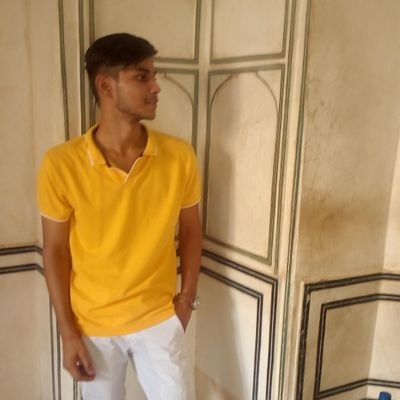 AbhaYSi13454913's profile picture.
