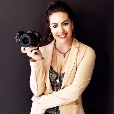 Empowering everyday women.
Creating the Gift & Experience of a Lifetime in Phx while advocating a positive body image, and preserving self confidence