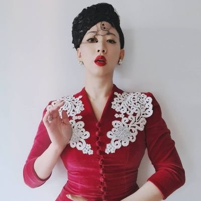 London. She/her. Vintage wearer, scientist, blogger. Chinese Indonesian Australian. Promoting diversity in the vintage.