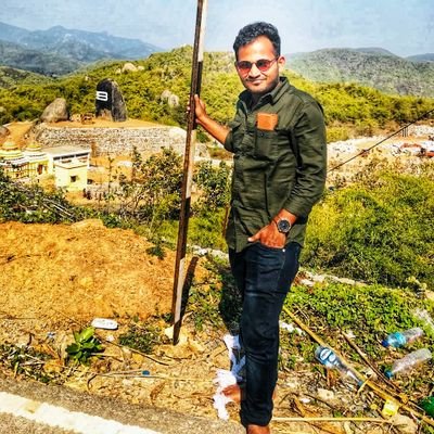 ସେମିତି କିଛି ନାହିଁ । ଖାଇ ପି କି ବଞ୍ଚିଛି ବୁଲୁଚି (ବୋଉ ର ଆଉ ୪ବର୍ଷ ଚାକିରି ଅଛି ତ)। ଗୋଟେ ଖୁସି ଆଉ ।।