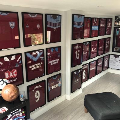 Collector of Signed football memorabilia (not a seller sorry) Mainly West Ham, but also other notable players / teams.