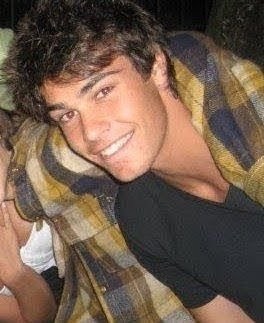 Ariano,mineiro,19 anos,flamenguista,e futuro engenheiro mecânico! http://t.co/RtvyYUYCYF