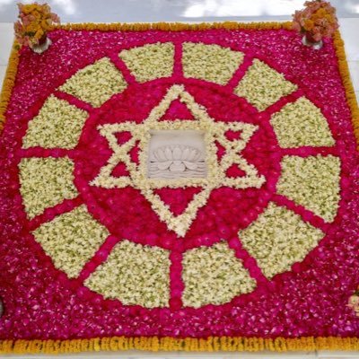 Piyush98037114's profile picture. Hari om