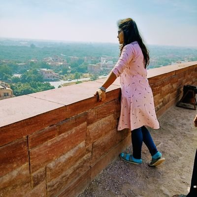 Nish66013968's profile picture. passionate thinker
love to care ❤️
social worker
trying hard to give everything that I could