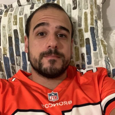 Futebol Americano, Futebol Futebol, Política as vezes.  #BroncosCountry 🟠🏈 #VaiCorinthians⚪️⚫️⚽️