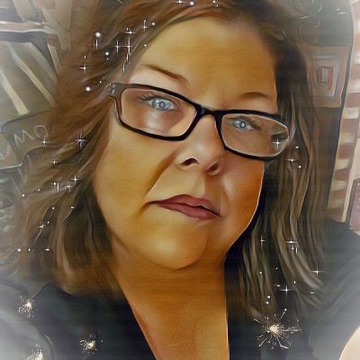 MagpieMarion's profile picture. Educator, tech geek, chocolate connoisseur, bird lover.