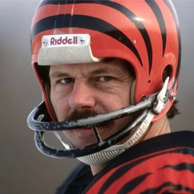 Former Cincinnati Bengals QB. Founder of Ken Anderson Alliance. NFL MVP ‘81, NFL Man of the Year ‘75, 4x NFL passing champion, 4x Pro Bowler @KAAlliance14