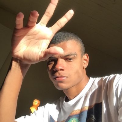 sou contra violência mas se a violência for fogo nos racistas sou à favor