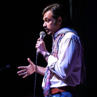 Paperback writer. International Comedian.
Ex @timesofindia reporter.