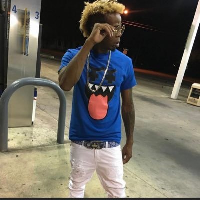 pimpin aint eazy boo . new to this twitter shit follow me back 💕