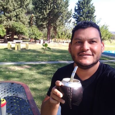 Profesor de Educación Física,Administrador de Leclub gym, Senador del departamento Ayacucho.