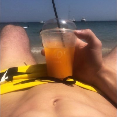 jC98700689's profile picture. :)