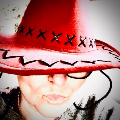 ziel_agus's profile picture. Płynę pod prąd. Tylko prawda jest ciekawa. Historia powraca jako farsa.