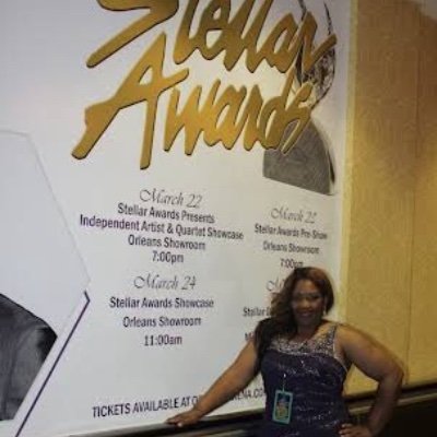 AprilWithApri's profile picture. .