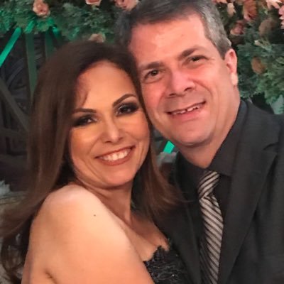 Psicóloga e Advogada, Analista aposentada do Poder Judiciário