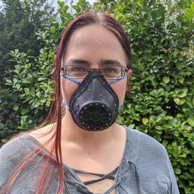 Lächeln, so wird das Leben schöner! Lehrerin (Ma, Deu, Inf, Ethik) bildungsbegeisterte, digitale Chaotin, Mutter. (she/her) #moodle #teamdatenschutz #opensource