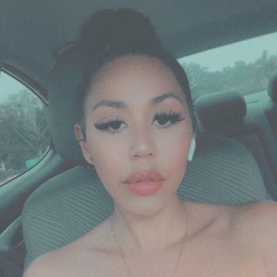 _vaneeexo's profile picture. @theeeonlyv_