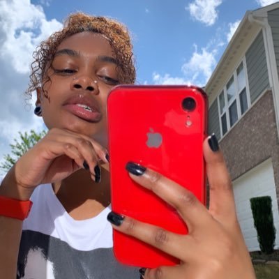 “If I didn’t capture it, did it even happen?” 📸💭 IG ~ @diamdiddhat SC ~ @biteme_grrr