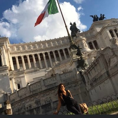 MonicaConversa2's profile picture. 