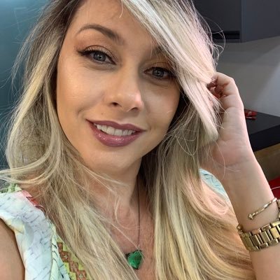 Advogada. Empresária. Uma pessoa muito realizada em todos os sentidos.