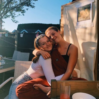 hannahlb1's profile picture. 