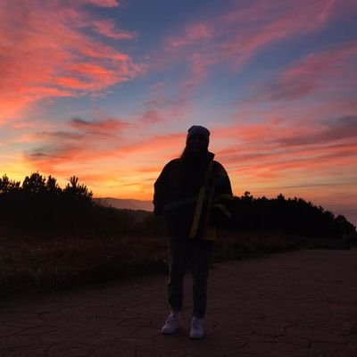 ainhoaangulo7's profile picture. The world is filled with nice people, if you can't find one, be one.

🍕⚽