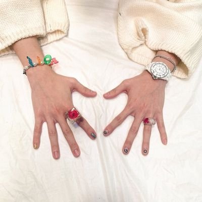 DyogelyS's profile picture. 🐯
age 25 
helluva and hazbin fan

stoliztø become real please 😭😭😭