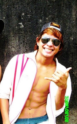 Galerá quero consegui 1000 seguidores em uma semana se poder segui me ai que eu Seguir tbm-vlw abraços a Todos.Vou dar uma Gratinada Agora. xD