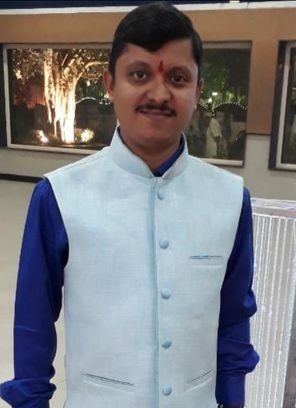 ArekarDr's profile picture. शिक्षक कभी साधारण नहीं होता, प्रलय और निर्माण उसकी गोद में पलतें है ...