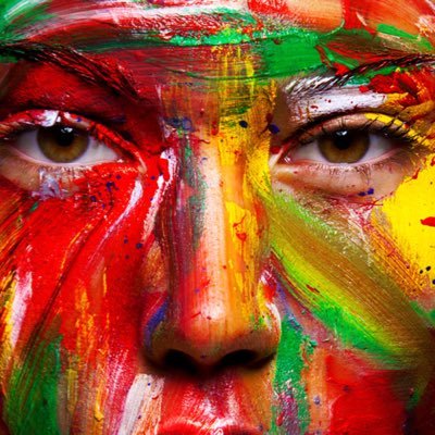 El orgullo divide las personas,la humildad las une.