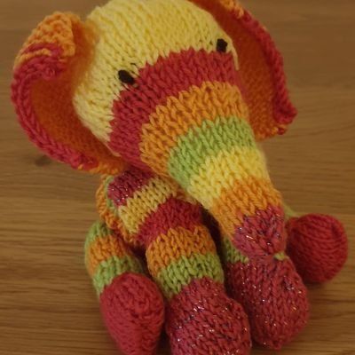 i_knitting's profile picture. I am a keen knitter from the UK. I enjoy experimenting with my knitting especially when it benefits others.
