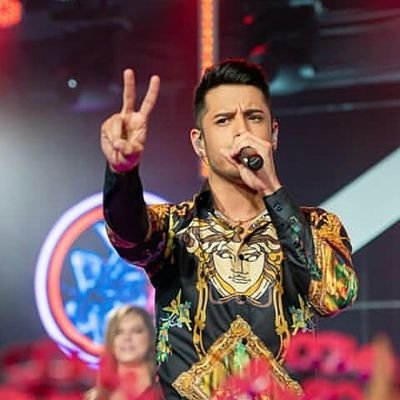 Fc Kevi jonny 
.
O MELHOR CANTOR DO MUNDO, SIM, O MELHOR!❤
SIGAM NO INSTAGRAM @_kevijonny_fc_