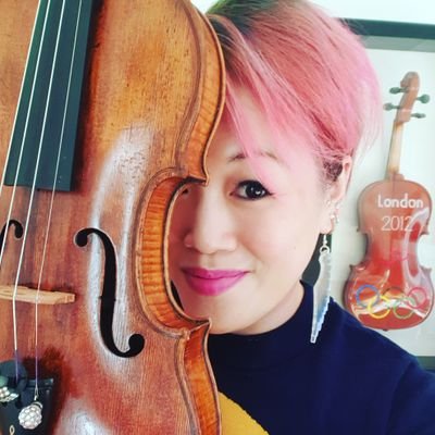 Blingy @londonsymphony 🌈haired violinist who loves sparkle & is never knowingly underdressed. Instagram:maxinekwok YouTube:maxinekwokLSO 
Tiktok maxinekwokLSO