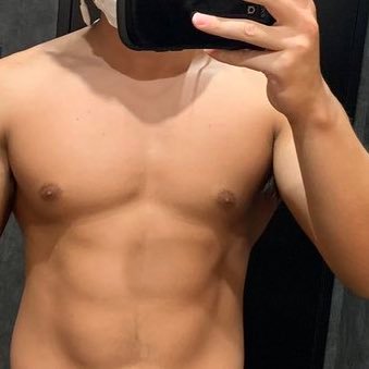 nEYIfP7jsseOS1e's profile picture. ピチピチの大学生　
男子です！
趣味　　筋トレ　
性欲がありあまってるので誰か助けて！
18cmあります。

＃裏垢　#オフパコ　#セフレ募集　#ヤりたい